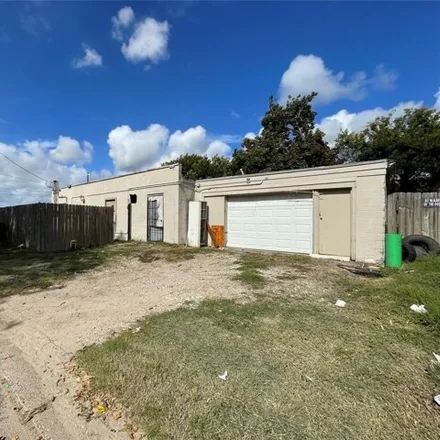 Image 4 - 888 1st Avenue North, Texas City, TX 77590, USA - House for sale