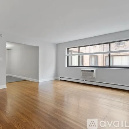 Image 2 - 6029 N Winthrop Ave, Unit 404 - Apartment for rent