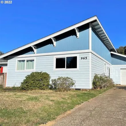 Image 1 - 965 Se Ball Blvd, Waldport, Oregon, 97394 - House for sale