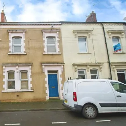 Buy this 4 bed townhouse on North Luton Place in Cardiff, CF24 0EU