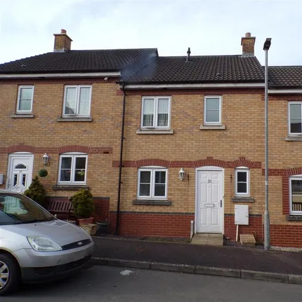 Rent this 3 bed townhouse on Trafalgar Drive in Great Torrington, EX38 7AD