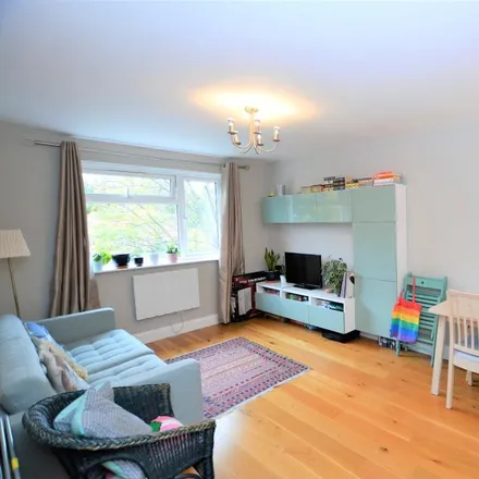 Rent this 1 bed apartment on Anerley Park in London, SE20 8NL