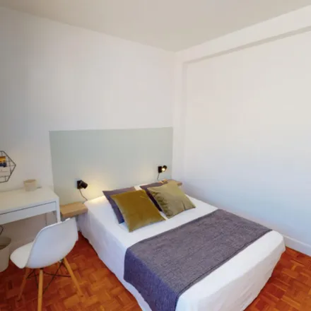 Rent this 4 bed room on 57 Rue Bossuet in 69006 Lyon, France