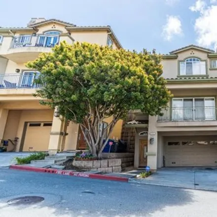 Rent this 4 bed house on 901 Ridgeview Court in South San Francisco, CA 94080