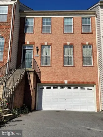 Rent this 3 bed townhouse on 20125 Prairie Dunes Terrace in Ashburn, VA 20147