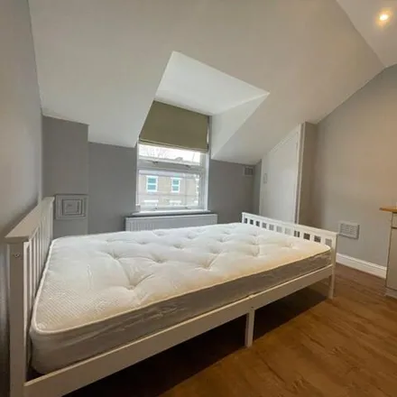 Rent this 1 bed house on Bikehangar 1031 in York Road, London