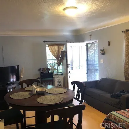 Image 7 - 731 East 84th Street, Los Angeles, CA 90001, USA - Duplex for sale