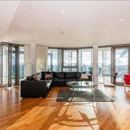 Rent this 2 bed apartment on International Business Centre in Great West Road, London