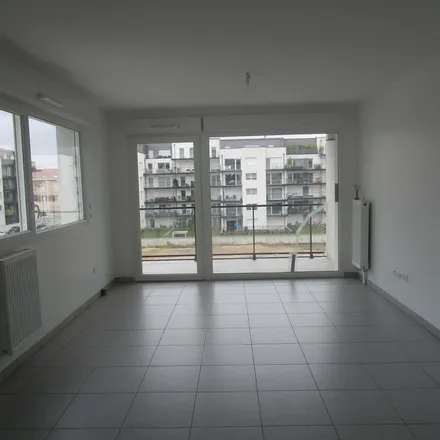 Image 3 - 1 rue des Tuileries, 51100 Reims, France - Apartment for rent