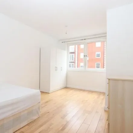 Rent this studio house on 20 Ivor Place in London, NW1 6EU