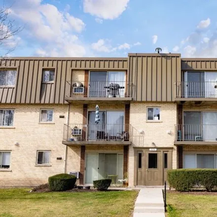 Buy this 1 bed condo on 596 Fairway View Drive in Wheeling, IL 60090