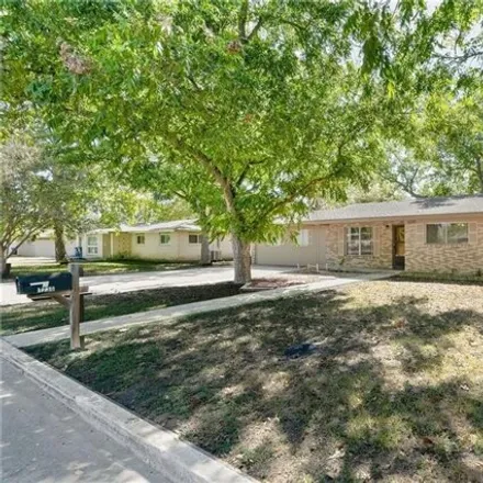 Image 2 - 1240 Rivercrest Drive, Rivercrest Heights, New Braunfels, TX 78130, USA - House for sale