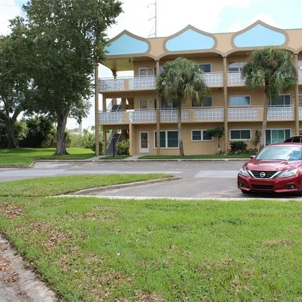 Buy this 2 bed condo on 2467 Finlandia Lane in Palm Harbor, FL 33763