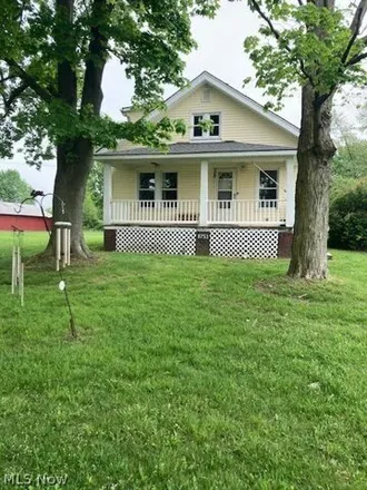 Buy this 3 bed house on 8749 Columbiana Canfield Road in Boyer, Mahoning County