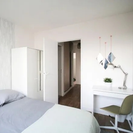 Rent this 1 bed room on 18 Rue d'Alsace in 92300 Levallois-Perret, France