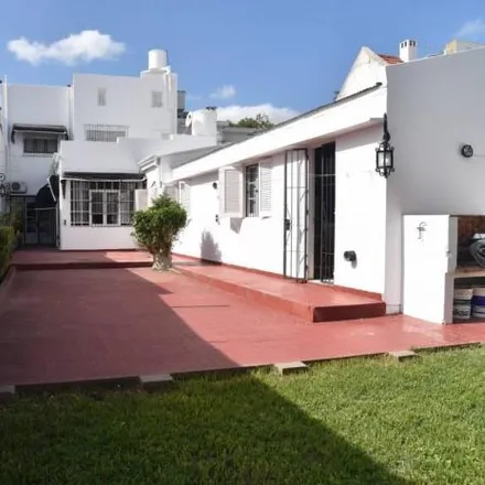 Buy this studio house on Grupo Scout Julio Verne in Calle 12, Partido de La Plata