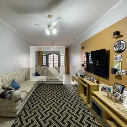 Rent this 4 bed house on Rua Paulo Arms in Vila Progresso, São Paulo - SP