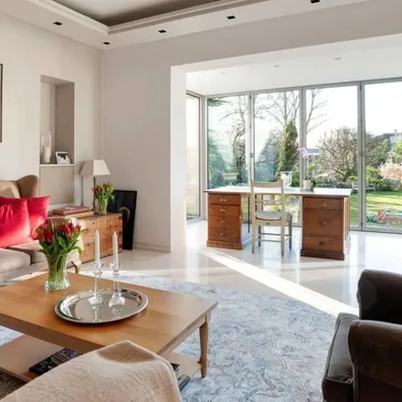 Rent this 7 bed apartment on 136 Priory Lane in London, SW15 5JP