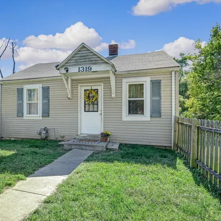 Buy this 3 bed house on 1313 St Clair Avenue in Collinsville, IL 62234