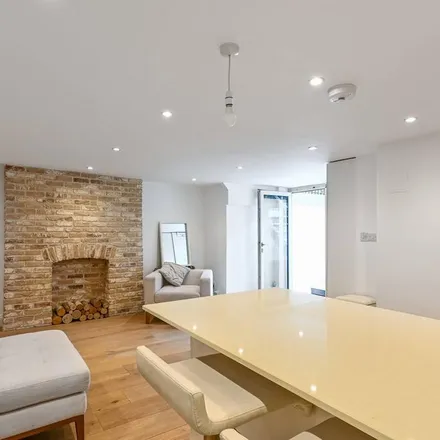Image 2 - 21 Brownswood Road, London, N4 2XU, United Kingdom - Apartment for rent