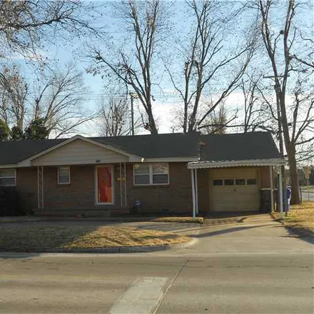 Rent this 3 bed house on 1730 W. Boyd