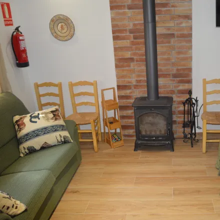 Rent this 3 bed house on Calle Río in 18192 Quéntar, Spain