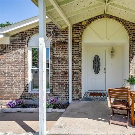 Image 4 - 1791 Americana Blvd, Blue Mound, Texas, 76131 - House for sale