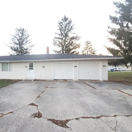Buy this 4 bed house on 589 Kenny Lane in Marysville, OH 43040