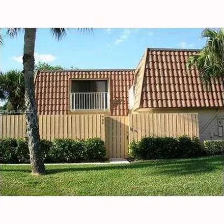 Image 1 - 870 Blue Ridge Circle, West Palm Beach, FL 33409, USA - Apartment for rent