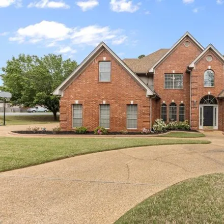 Buy this 5 bed house on 194 Southshore Drive in Maumelle, AR 72113