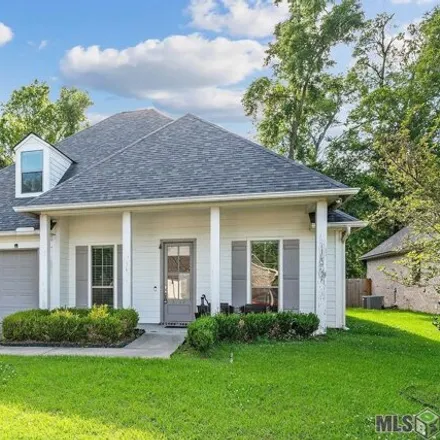 Rent this 5 bed house on Parkknoll Place Drive in Parkview Oaks South, Baton Rouge