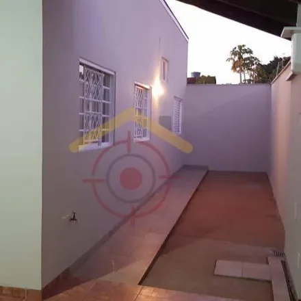 Buy this 2 bed house on Rua das Orquídeas in Guilherme Borges, Uberaba - MG