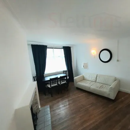 Rent this 2 bed apartment on Quadrant Close in The Burroughs, London