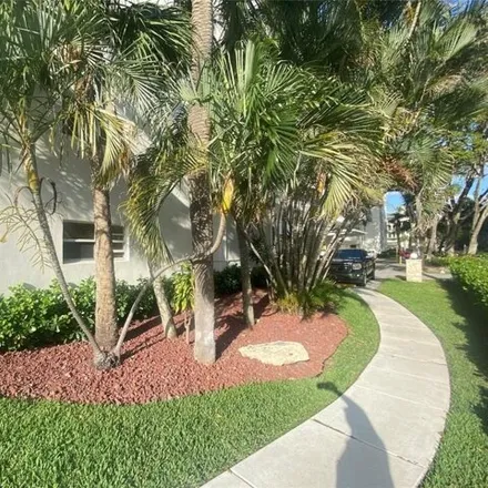 Image 6 - 2575 Northeast 11th Street, Fort Lauderdale, FL 33304, USA - Condo for sale