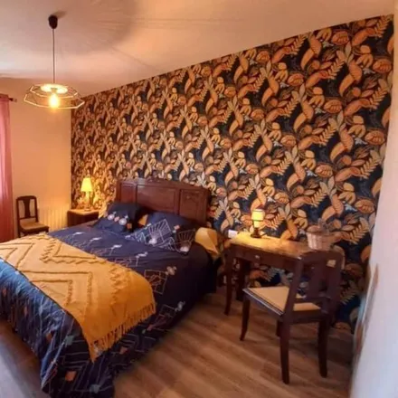 Rent this 4 bed house on 22400 Hénansal