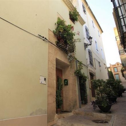 Rent this 3 bed townhouse on Centro Social in Calle de Alacant, 03725 Teulada