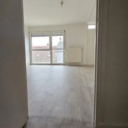 Image 3 - 11 Rue du Casino, 57800 Freyming-Merlebach, France - Apartment for rent