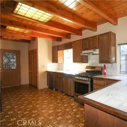 Image 3 - 31552 Cedarwood Drive, Running Springs, CA 92382, USA - House for sale