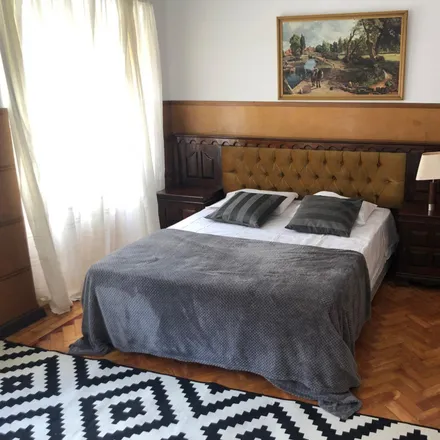 Rent this 5 bed room on Rua Frei Francisco Foreiro 2-A in 1150-166 Lisbon, Portugal