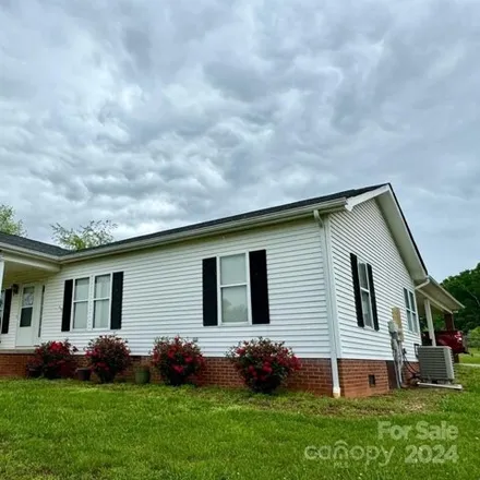 Image 2 - 2290 Pax Hill Road, Chesterfield, Burke County, NC 28655, USA - Apartment for sale