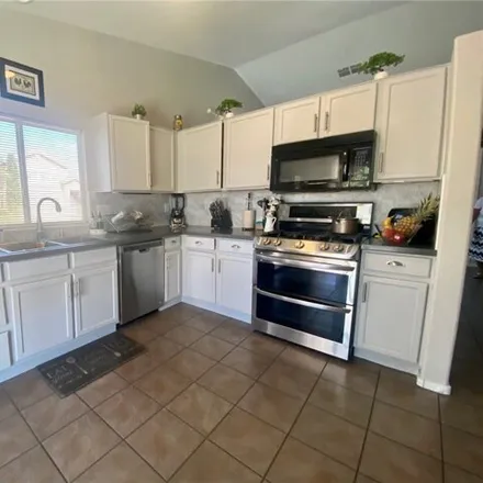 Image 4 - 5581 Sunset Meadow Street, North Las Vegas, NV 89031, USA - House for sale