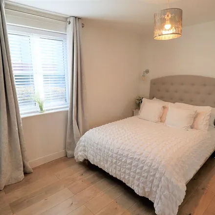Rent this 2 bed apartment on Priory Chase in Rayleigh, SS6 9GX