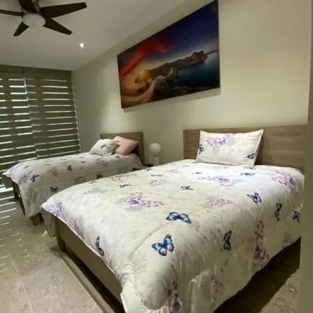 Rent this 4 bed apartment on Ciclovía Cancún Fase 1 - Zona Centro in Smz 3, 77500 Cancún