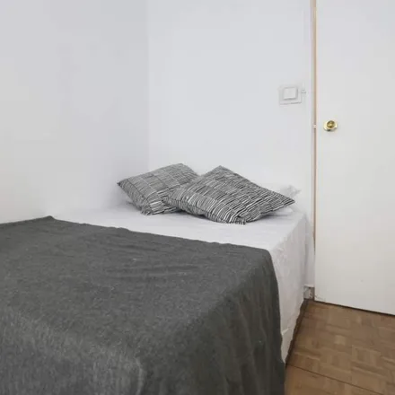 Image 1 - Madrid, Avenida de Bruselas, 51, 28028 Madrid - Room for rent