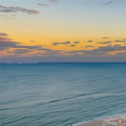 Image 2 - The Grill, Beachwalk, Atlantic Heights, Miami Beach, FL 33141, USA - Condo for rent