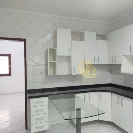Rent this 4 bed house on Rua Oito in Barranco, Taubaté - SP
