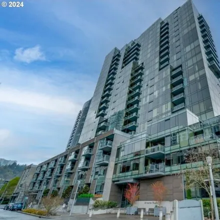 Buy this 1 bed condo on 827 South Pennoyer Street in Portland, OR 97239