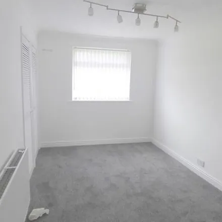 Rent this 3 bed townhouse on Mossgate Road in Liverpool, L14 0JP