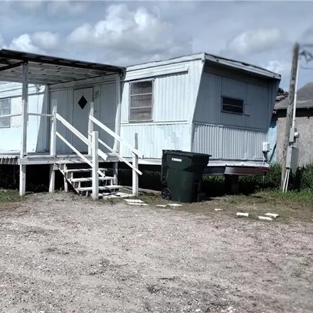 Rent this 2 bed house on 1201 First Street in Agua Dulce, Nueces County