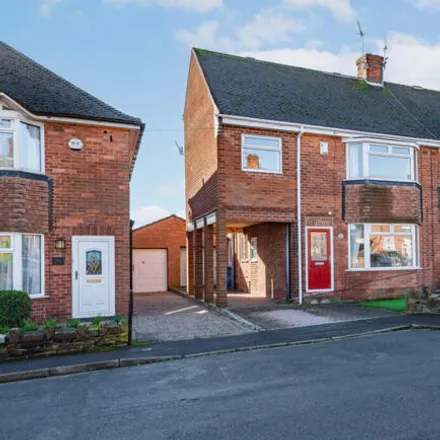 Buy this 4 bed duplex on Morley Avenue in Chesterfield, S40 4BT